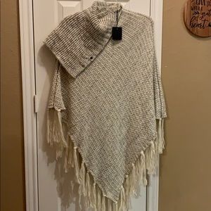 Do everything in Love poncho
